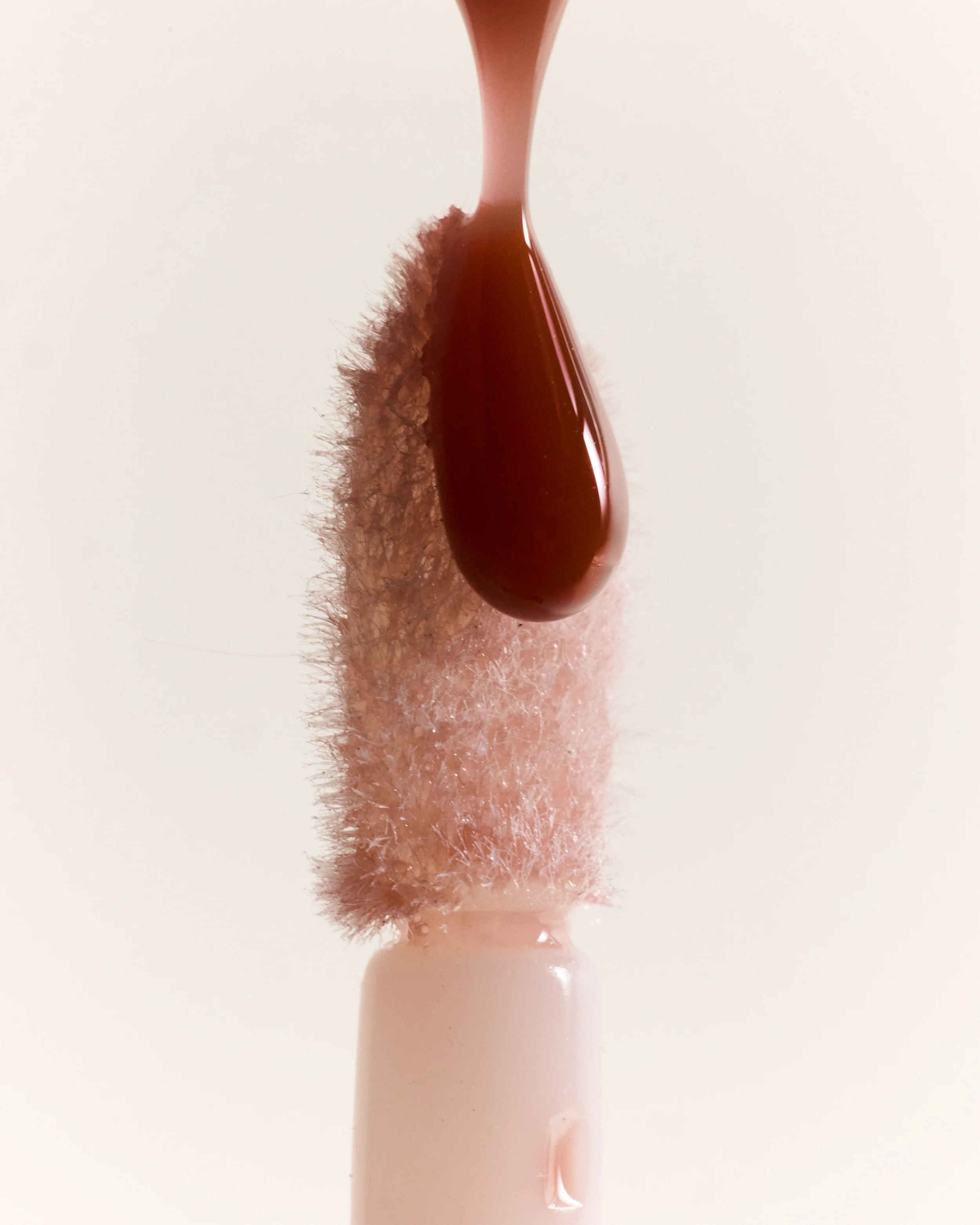 The Oil in Gloss - Image 12